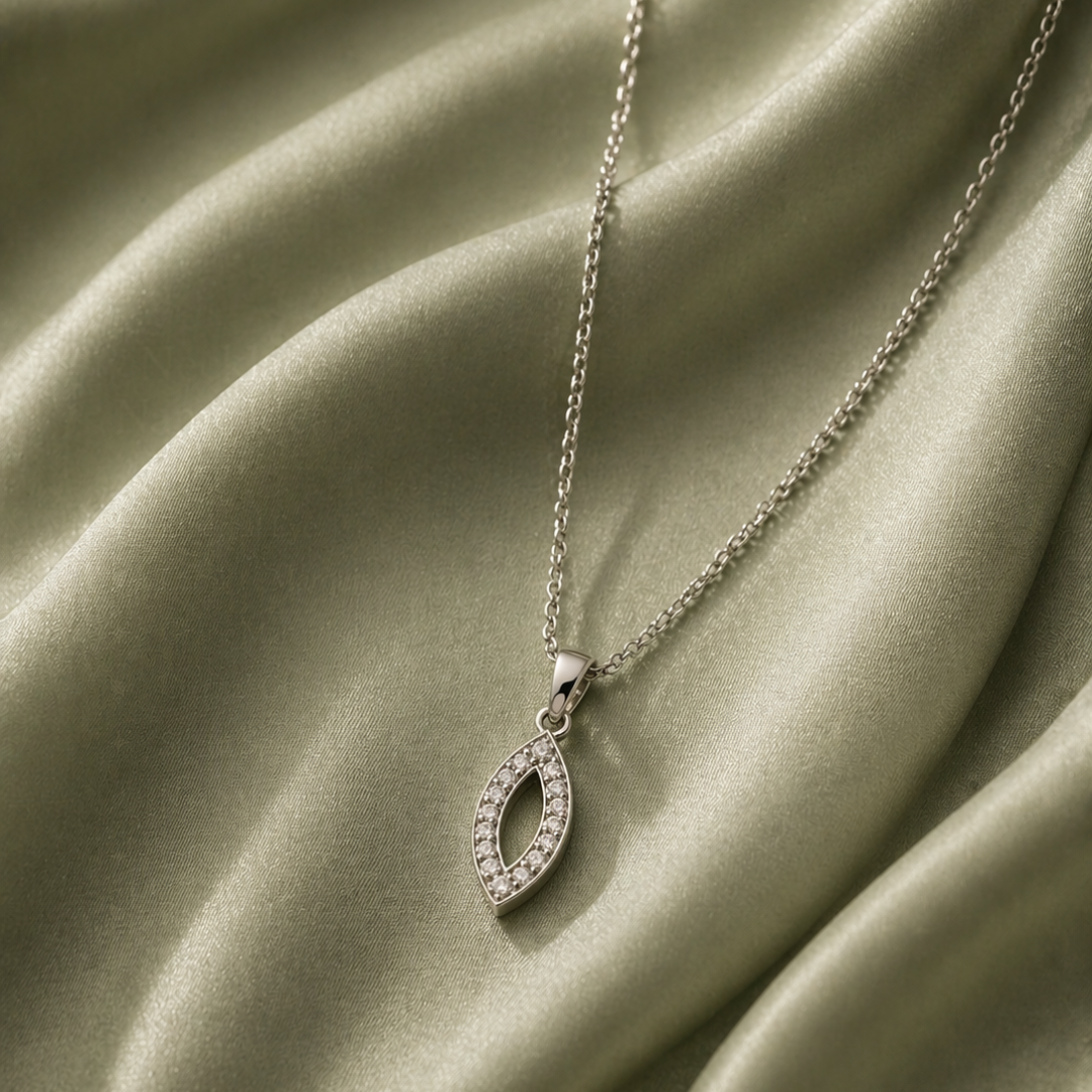 Lumiere Necklace